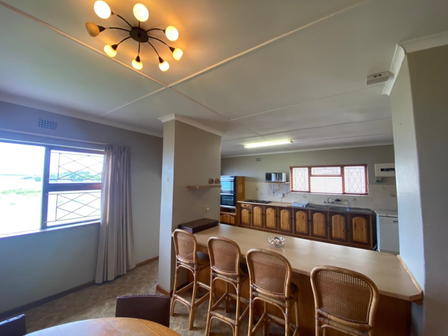 4 Bedroom Property for Sale in Sandbaai Western Cape